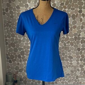 Nike Women's Dri-fit  Short Sleeve Tee in Vibrant Blue size medium